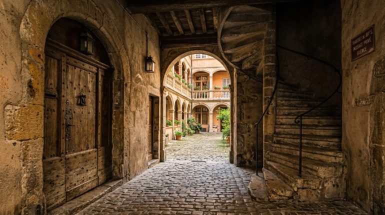 Découverte de la capitale des Gaules : Lyon, un voyage dans le temps et les saveurs